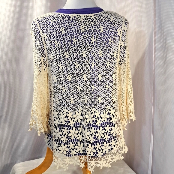 3/$25 Periwinkle Work Out Short Sleeve Shirt & Lace Cover Shirt - Picture 5 of 10